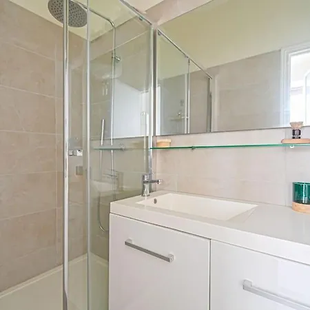 Charming - Saint Apoline * Párizs