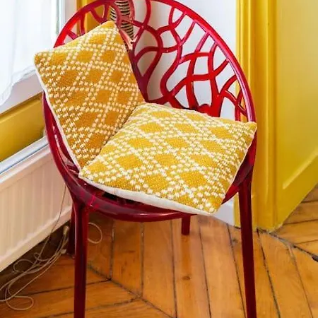 Charming - Saint Apoline Paris
