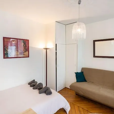 Charming - Saint Apoline Paris